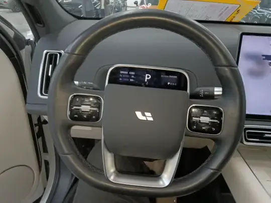 Li Auto L7 2024 (17700 км)
