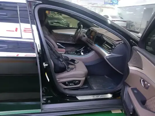 BYD Han 2024 (29900 км)