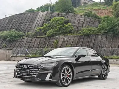 Audi A7L 2024 (6800 км)