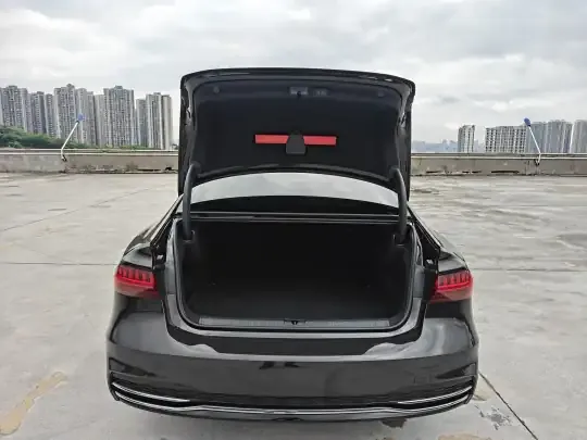 Audi A7L 2024 (6800 км)