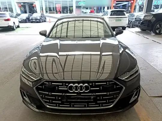 Audi A7L 2024 (6800 км)