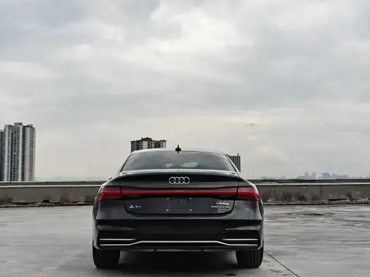 Audi A7L 2024 (6800 км)
