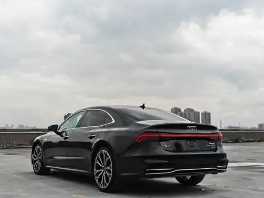 Audi A7L 2024 (6800 км)