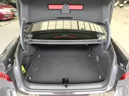 Audi A7L 2024 (6800 км)