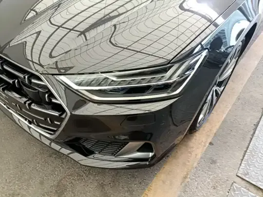 Audi A7L 2024 (6800 км)
