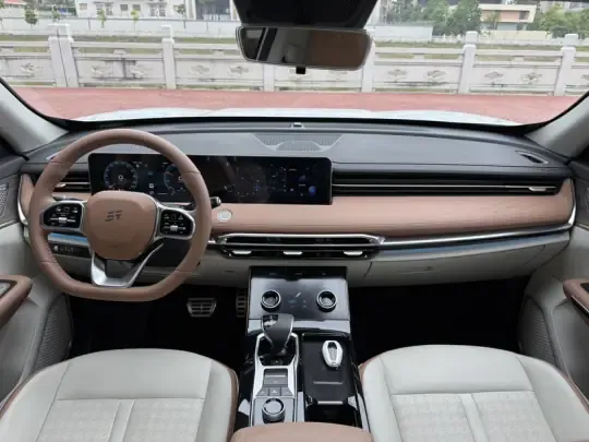 JETOUR X70 C-DM 2024 (8500 км)