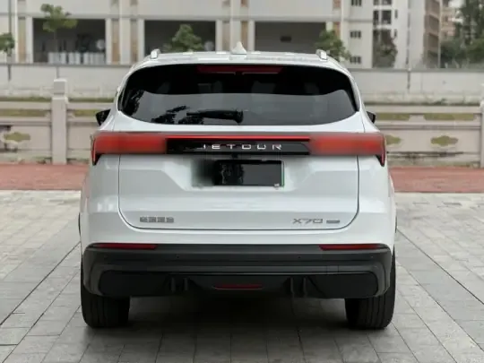 JETOUR X70 C-DM 2024 (8500 км)