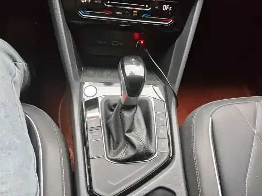 Volkswagen Tiguan L 2024 (24600 км)