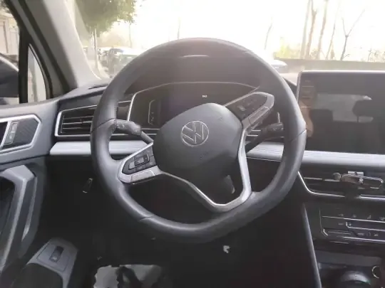 Volkswagen Tiguan L 2024 (13799 км)