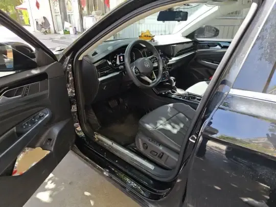 Volkswagen Passat 2024 (14500 км)