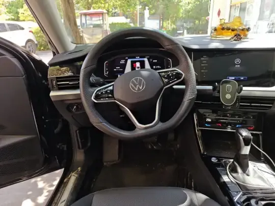 Volkswagen Passat 2024 (14500 км)