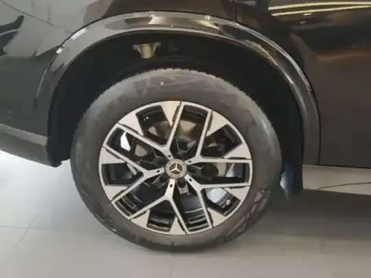 Mercedes-Benz GLC 2024 (15600 км)