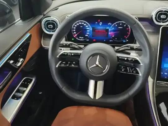 Mercedes-Benz GLC 2024 (15600 км)