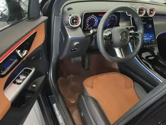 Mercedes-Benz GLC 2024 (15600 км)