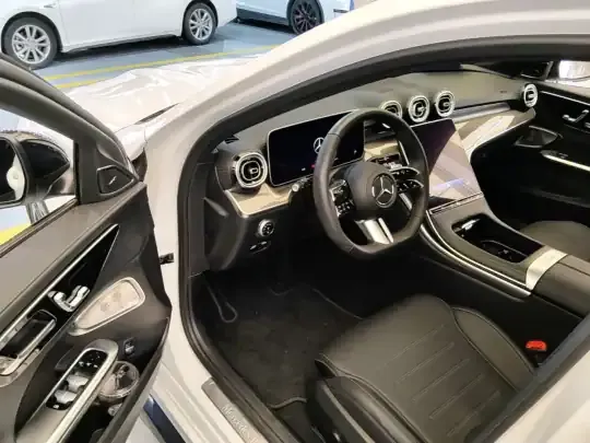 Mercedes-Benz C-Class 2024 (25000 км)