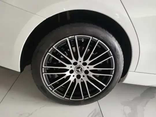 Mercedes-Benz C-Class 2024 (16200 км)