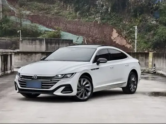 Volkswagen FAW-Volkswagen CC 2024 (28400 км)