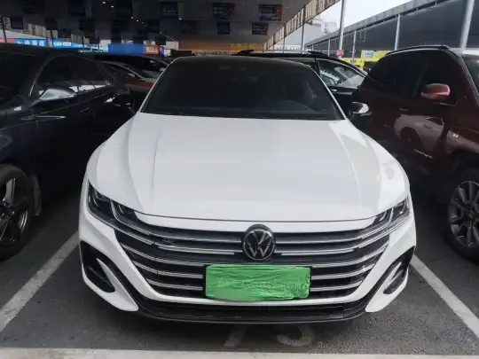 Volkswagen FAW-Volkswagen CC 2024 (28400 км)