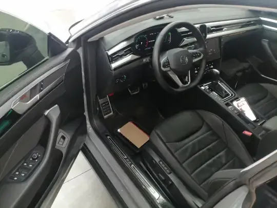 Volkswagen FAW-Volkswagen CC 2024 (23100 км)