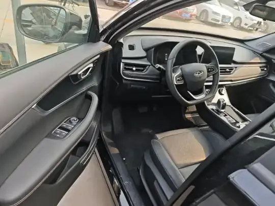 Chery Tiggo 8 2024 (13100 км)