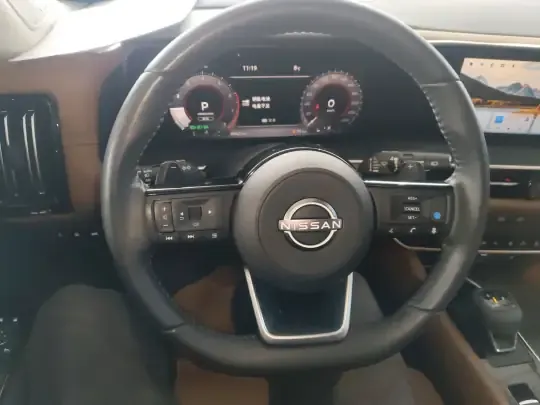 Nissan Pathfinder 2024 (8800 км)