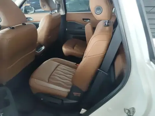 Nissan Pathfinder 2024 (8800 км)