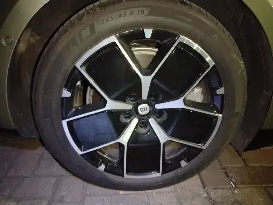 Xiaomi Auto SU7 2024 (5700 км)