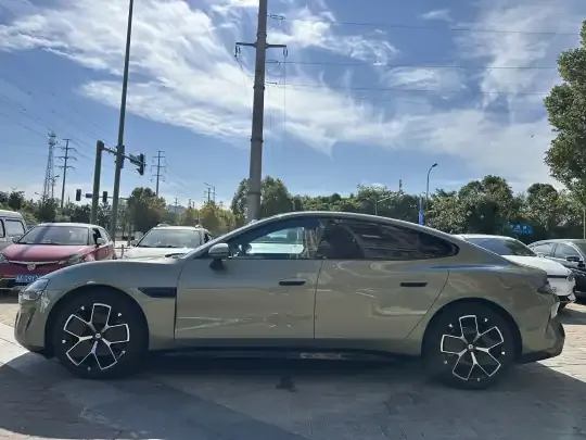 Xiaomi Auto SU7 2024 (5700 км)
