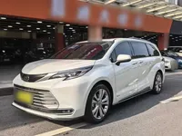 Toyota SIENNA 2024 (65300 км)