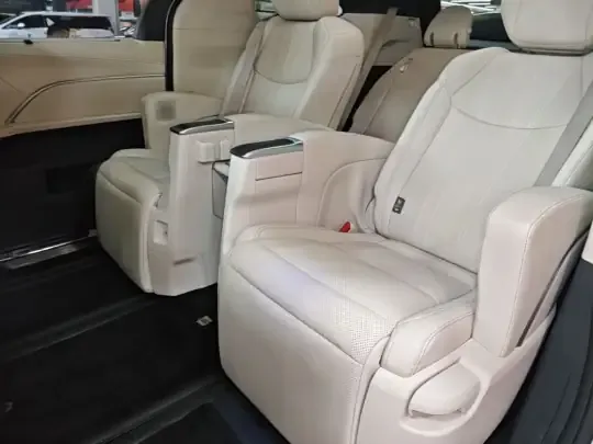 Toyota SIENNA 2024 (65300 км)