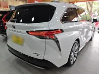 Toyota SIENNA 2024 (65300 км)