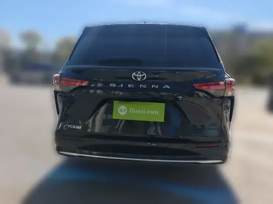 Toyota Sienna 2024 (24800 км)