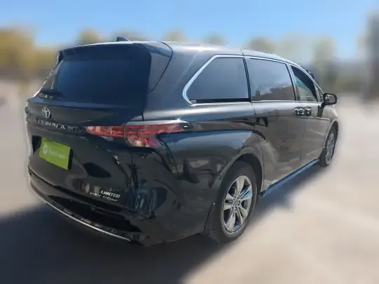 Toyota Sienna 2024 (24800 км)