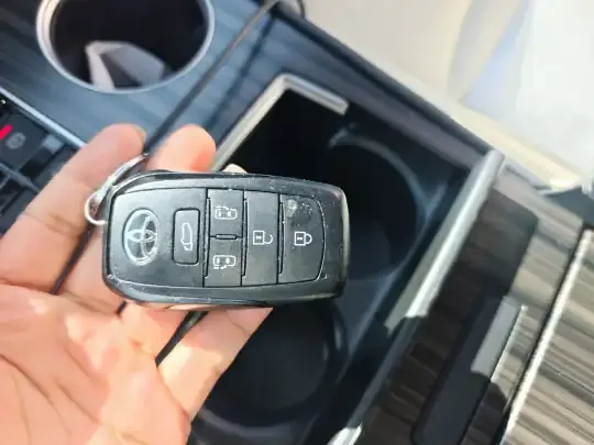 Toyota Sienna 2024 (24800 км)