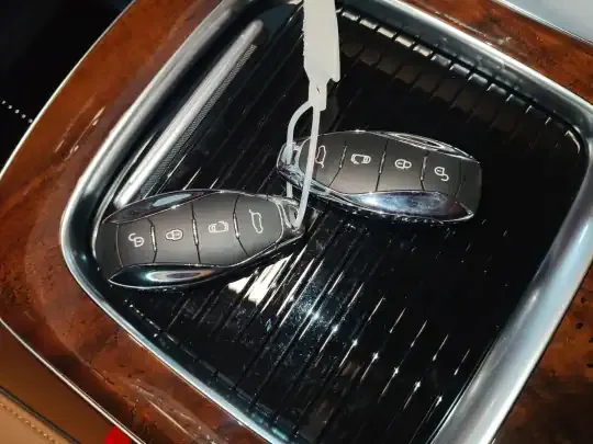 Hongqi HQ9 PHEV 2024 (7400 км)