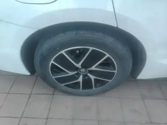 BYD Qin L 2024 (18900 км)
