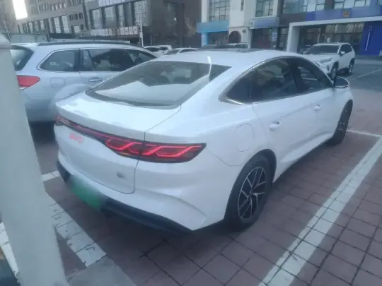 BYD Qin L 2024 (18900 км)