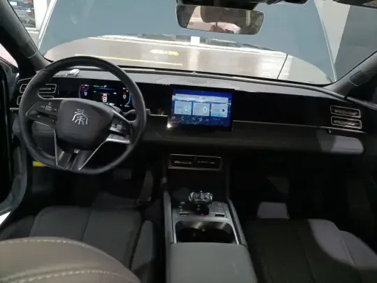 BYD Qin L 2024 (9700 км)