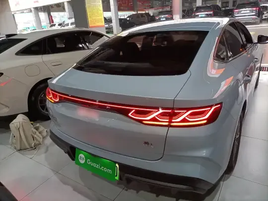 BYD Qin L 2024 (9700 км)