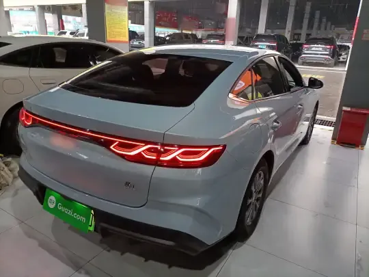 BYD Qin L 2024 (9700 км)