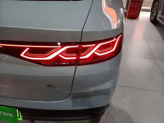 BYD Qin L 2024 (9700 км)