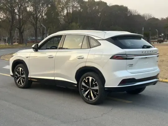 Roewe D5X DMH 2024 (900 км)