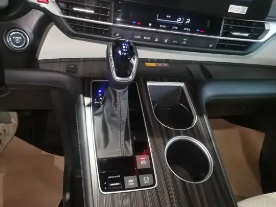 Toyota Granvia 2024 (4500 км)