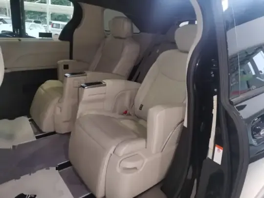 Toyota Granvia 2024 (4500 км)