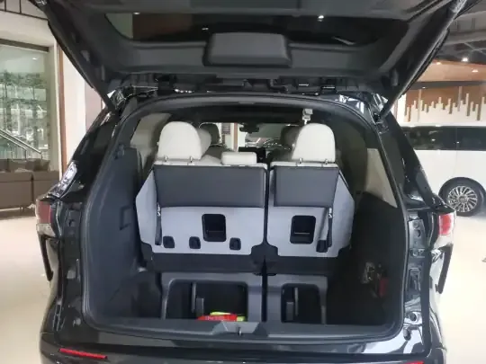 Toyota Granvia 2024 (4500 км)