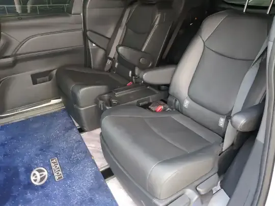 Toyota Granvia 2024 (37900 км)