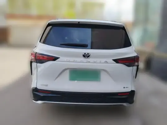 Toyota Granvia 2024 (37900 км)