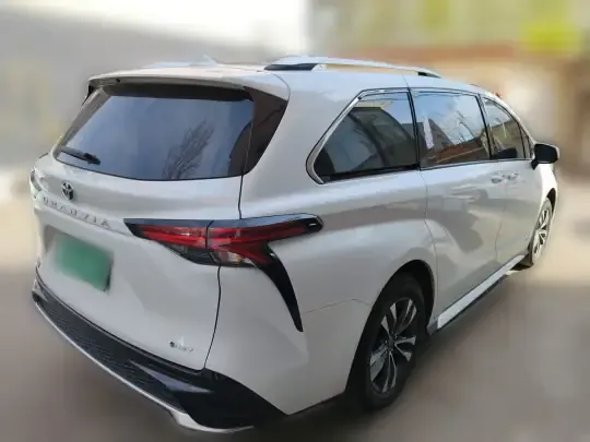 Toyota Granvia 2024 (37900 км)