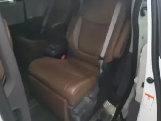 Toyota Granvia 2024 (35600 км)