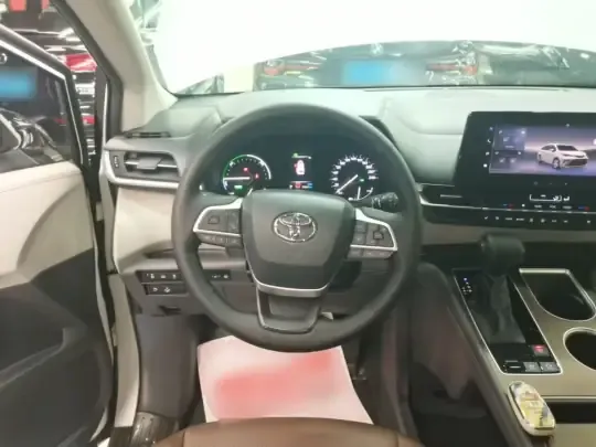 Toyota Granvia 2024 (35600 км)